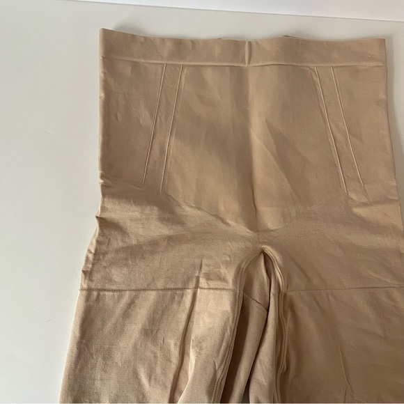 SPANX OnCore High-Waisted Mid-Thigh Short Shapewear Size XL - Picture 4 of 8
